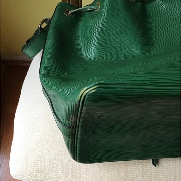 Louis Vuitton Epi Noe Green - Picture 13 of 14